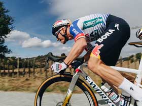 �����R�̂悤�ɑ��낤: Red Bull - BORA - hansgrohe 2026�N�E�F�A�o��